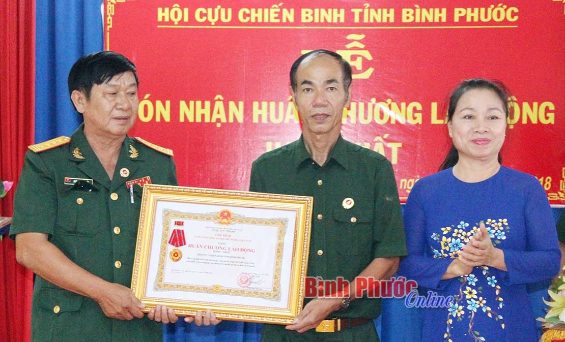 Ph&aacute;t huy phẩm chất bộ đội Cụ Hồ