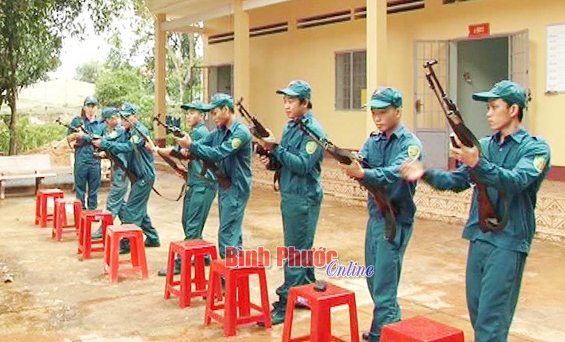 Ban CHQS B&igrave;nh Long l&agrave;m mới 110 m&ocirc; h&igrave;nh học cụ huấn luyện