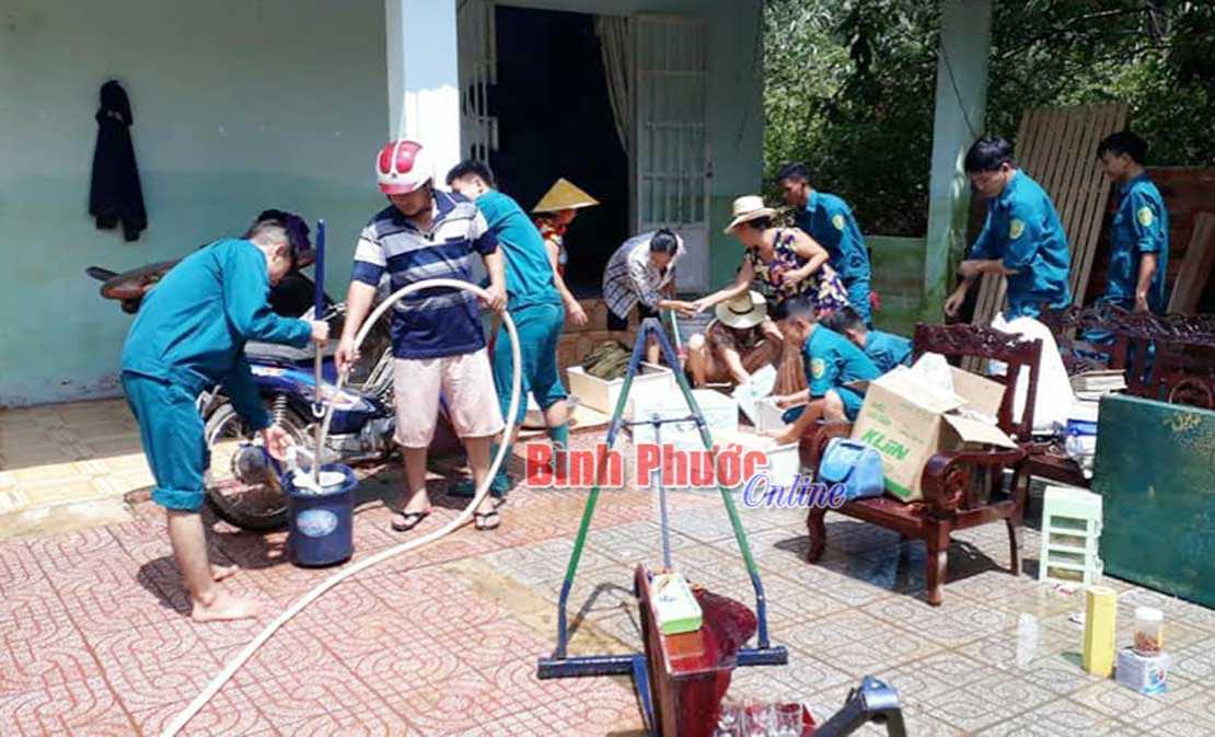 Khẩn trương hỗ trợ hộ dân vùng bị ngập lụt