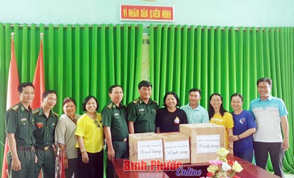 Thiếu t&aacute; Ninh Xu&acirc;n Ph&uacute;c tận tụy với c&ocirc;ng việc