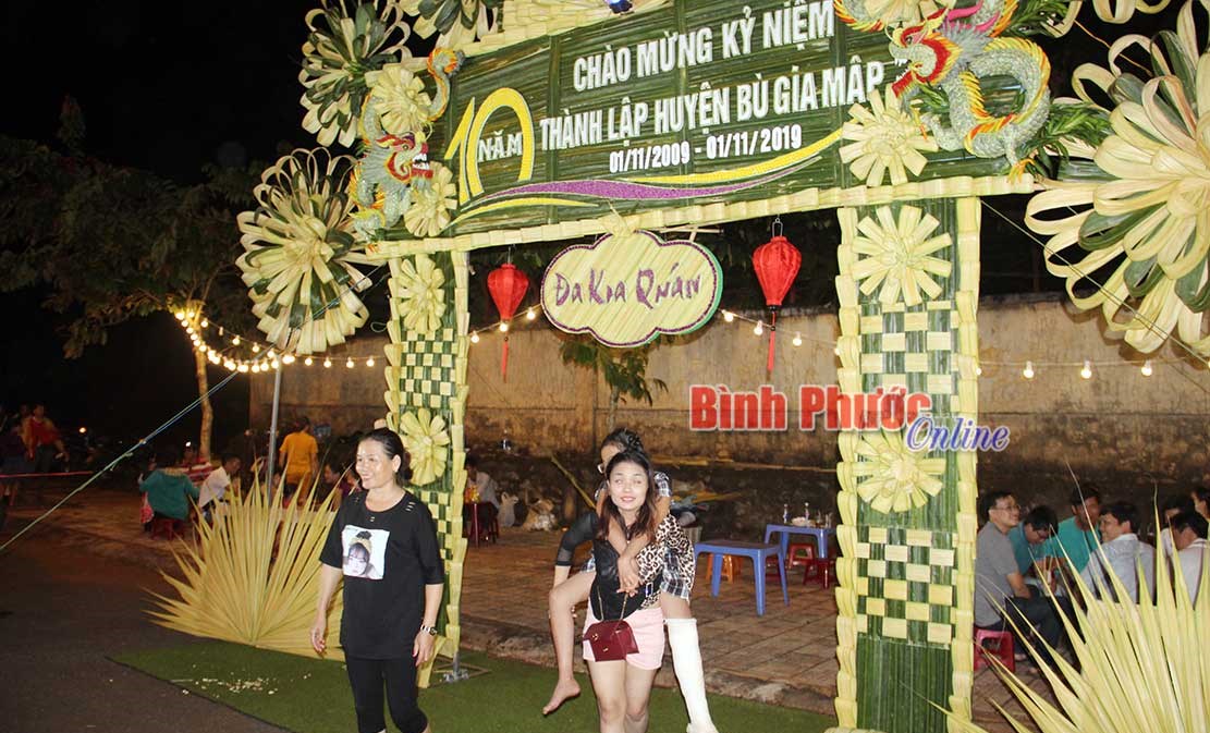 S&ocirc;i nổi kỷ niệm 10 năm th&agrave;nh lập huyện B&ugrave; Gia Mập