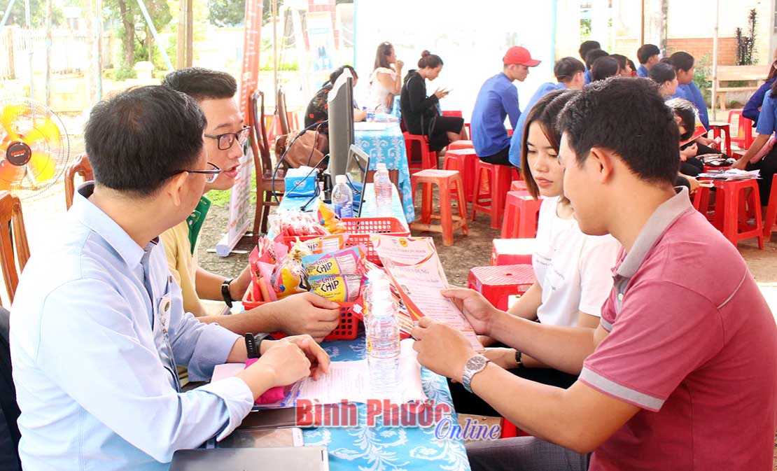 600 đoàn viên, thanh niên và người lao động tham gia giao dịch việc làm