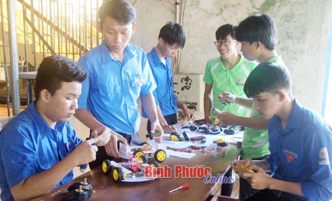 Tuổi trẻ THPT Đồng Xoài sáng tạo, đổi mới