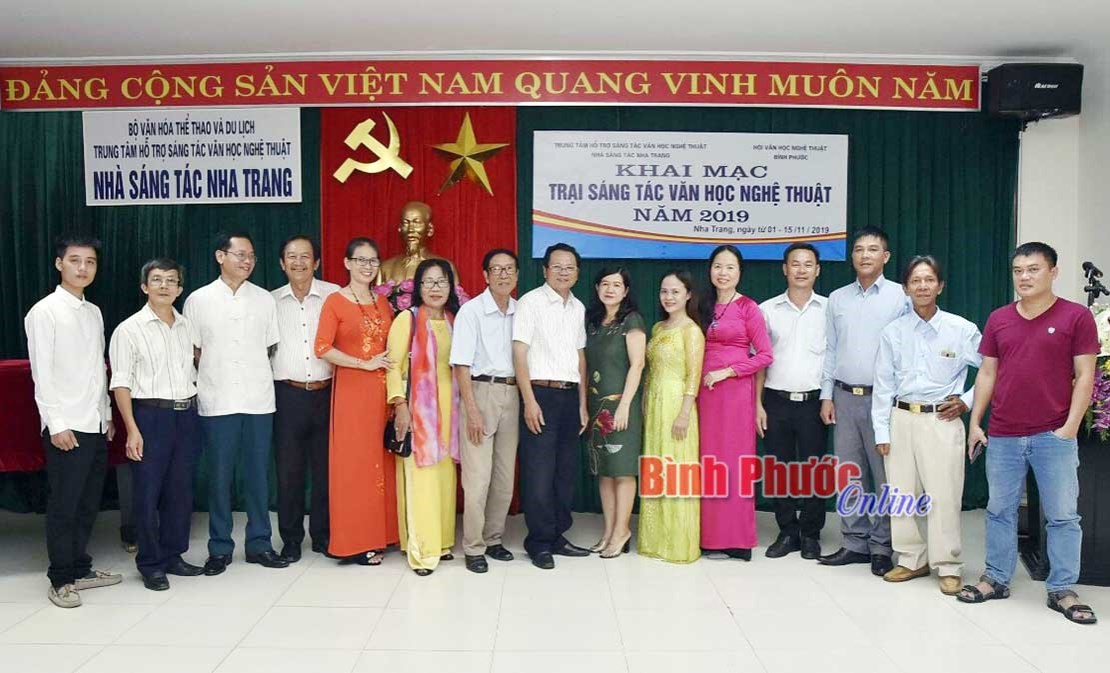 15 văn nghệ sĩ tham gia trại s&aacute;ng t&aacute;c tại Nha Trang