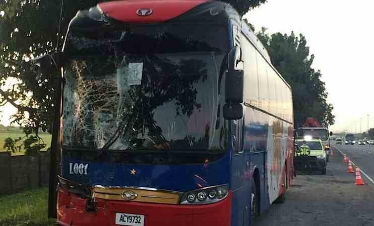 Xe buýt chở VĐV Việt Nam gặp nạn ở SEA Games