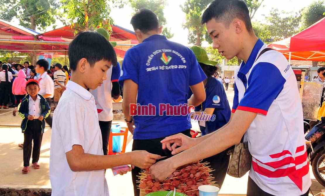“Xuân về trên biên giới”