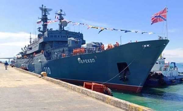 Tàu chiến Nga Perekop cập cảng Sihanoukville của Campuchia