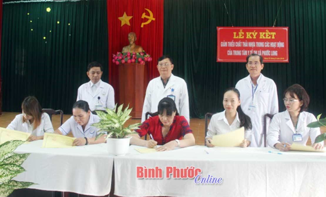 Bảo vệ môi trường nhìn từ hỗ trợ xử lý chất thải y tế