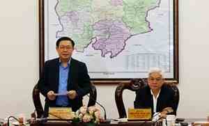 Công tác cán bộ và sắp xếp bộ máy giúp Bình Phước phát triển