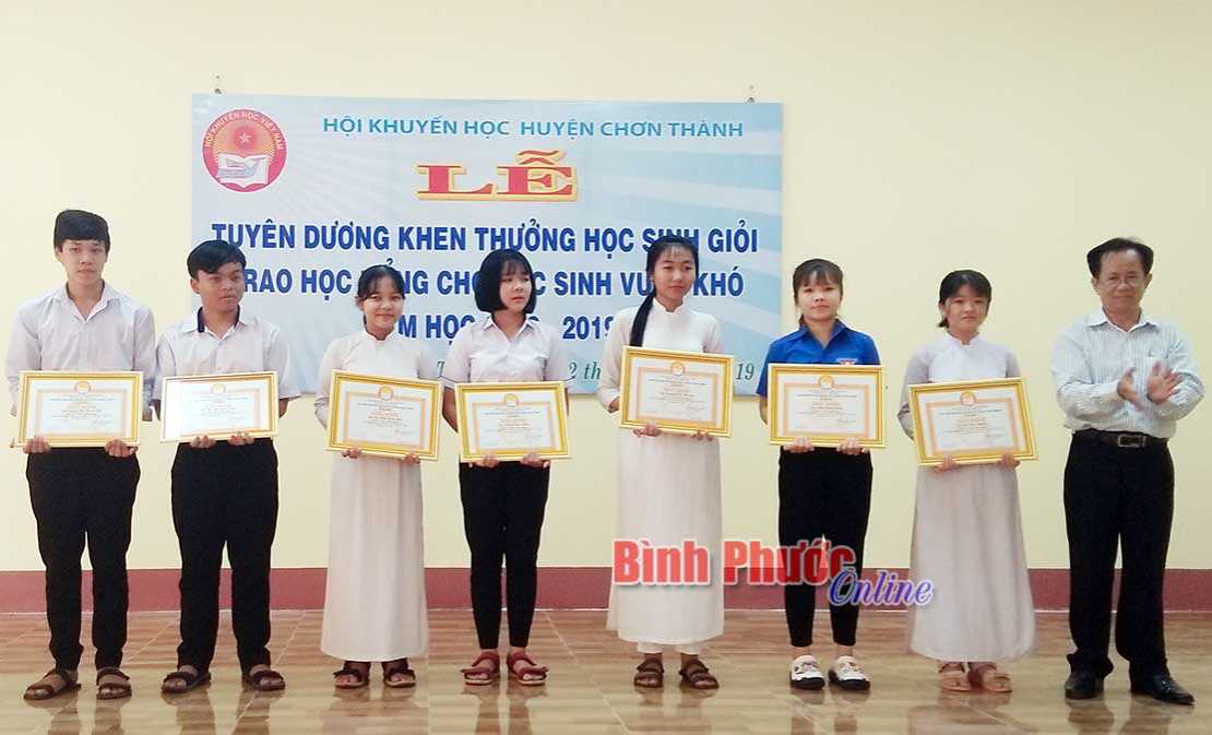 Chơn Thành tuyên dương 80 học sinh giỏi cấp tỉnh