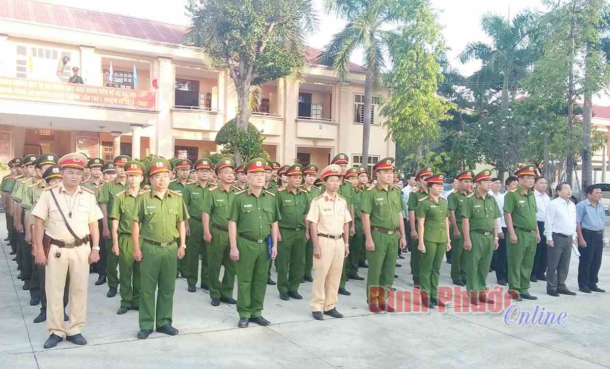 Chơn Thành ra quân đợt cao điểm trấn áp tội phạm 
