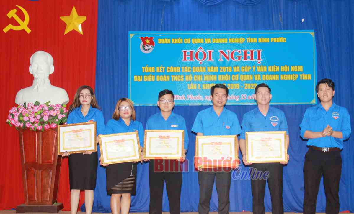 Đoàn khối Cơ quan và Doanh nghiệp tỉnh vận động, phối hợp tặng 6 căn nhà