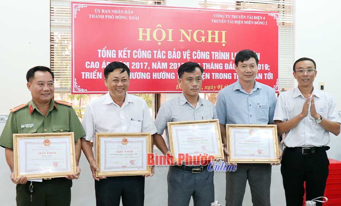 Đồng Xoài: Bảo vệ an toàn lưới điện cao áp