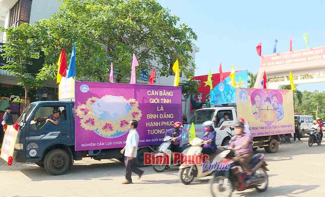 Mít tinh, diễu hành hưởng ứng Tháng hành động Quốc gia về dân số năm 2019