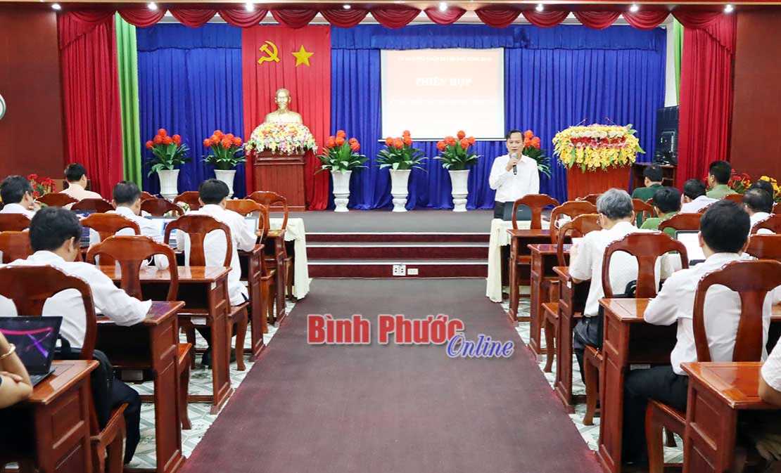 Đồng Xo&agrave;i giải quyết c&ocirc;ng việc tr&ecirc;n phần mềm quản l&yacute; văn ph&ograve;ng điện tử