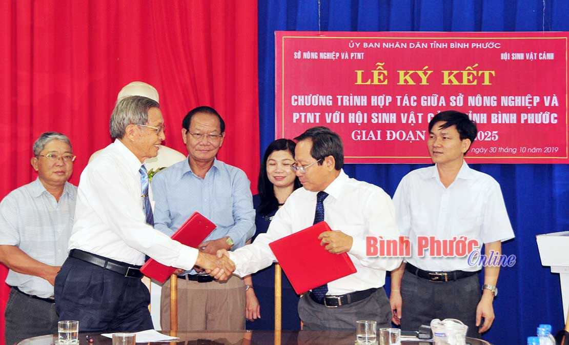 Ký kết chương trình hợp tác liên quan lĩnh vực sinh vật cảnh