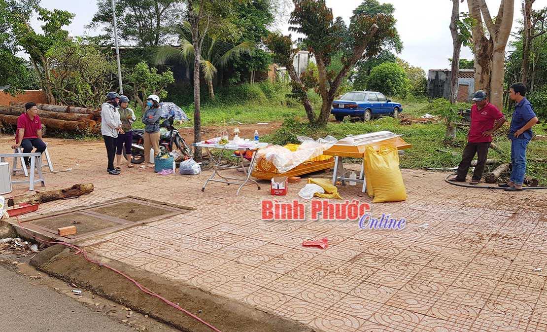 Ph&aacute;t hiện người đ&agrave;n &ocirc;ng tử vong bất thường tr&ecirc;n vỉa h&egrave;