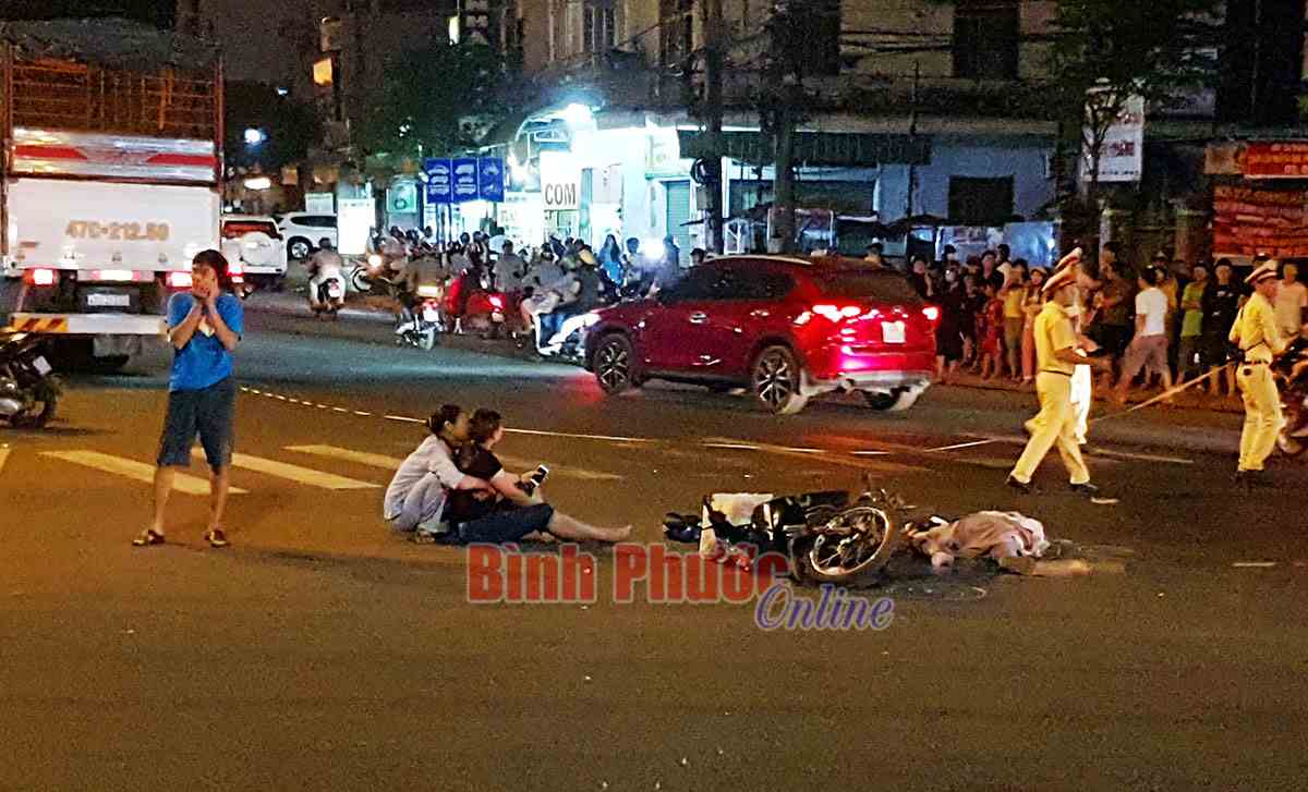 Xe tải t&ocirc;ng xe m&aacute;y, em g&aacute;i 15 tuổi tử vong tại chỗ