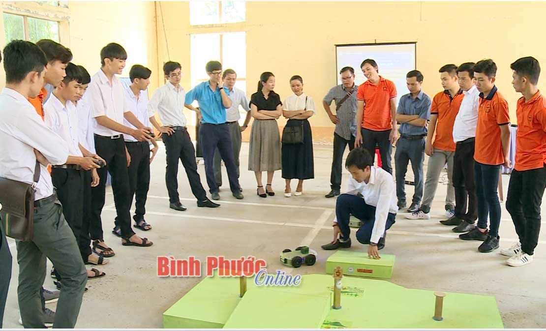 Tập huấn cuộc thi robocon mini tỉnh năm 2019