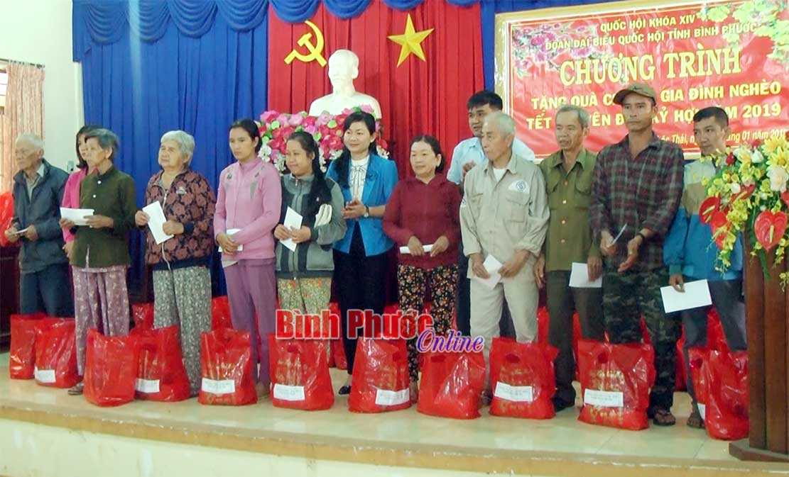 Lộc Ninh: Hỗ trợ người nghèo hơn 3 tỷ đồng