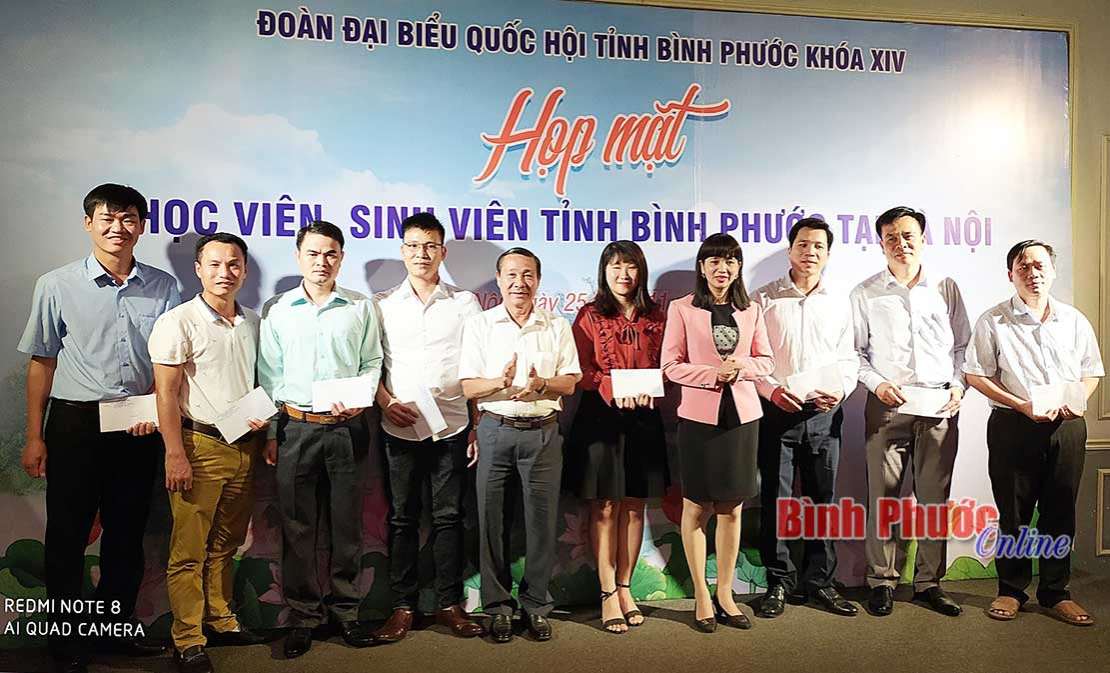 Đoàn ĐBQH tỉnh họp mặt học viên, sinh viên tại Hà Nội