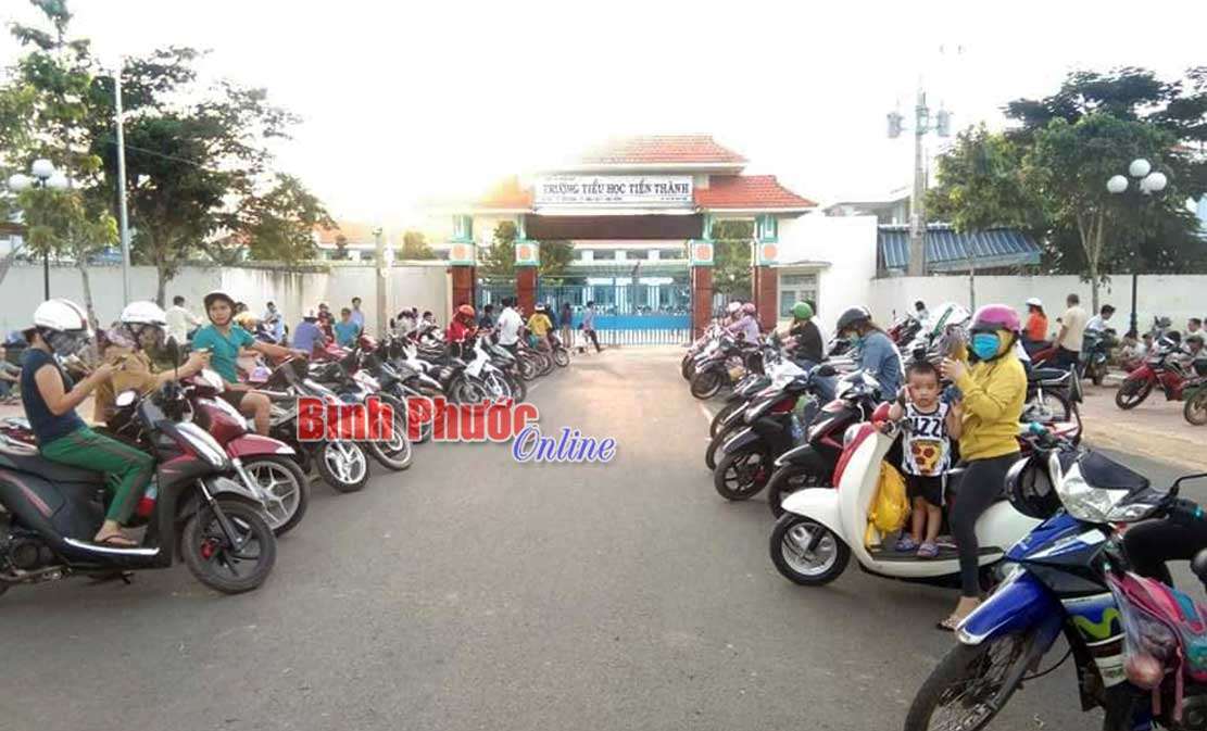 Đồng Xoài nhân rộng mô hình cổng trường an toàn giao thông