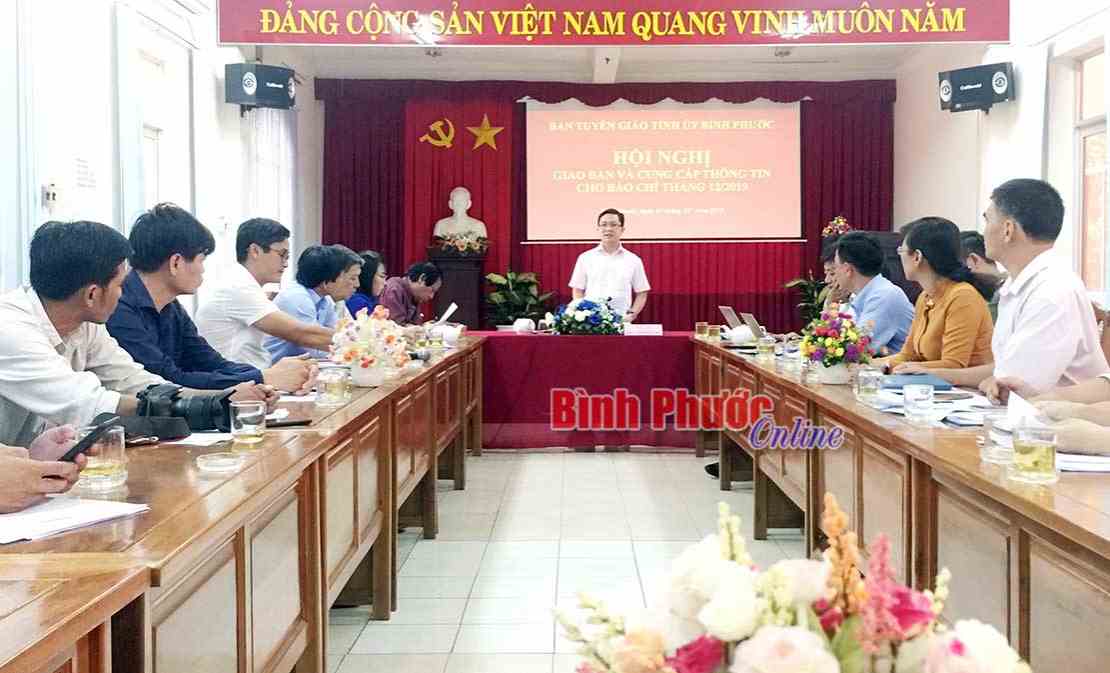 Giao ban và cung cấp thông tin cho báo chí tháng 12