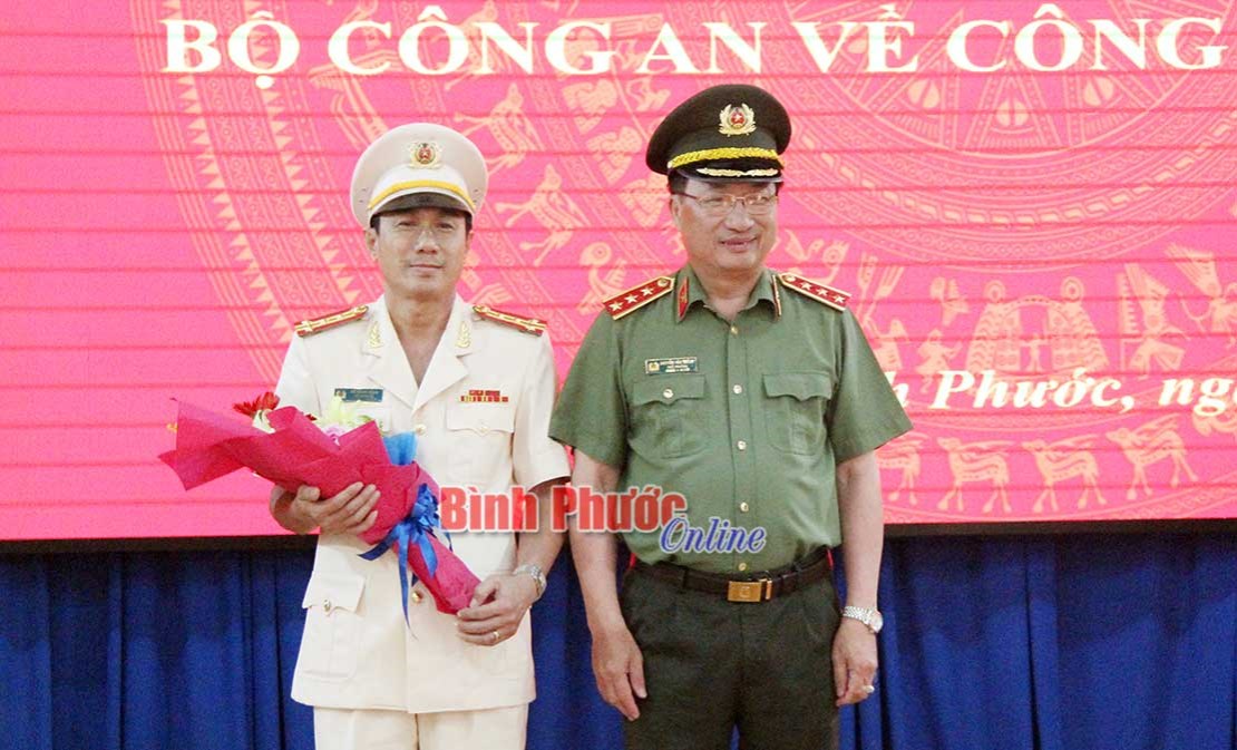 Đại t&aacute; V&otilde; H&ugrave;ng Minh được điều động, bổ nhiệm giữ chức Gi&aacute;m đốc C&ocirc;ng an tỉnh Bến Tre