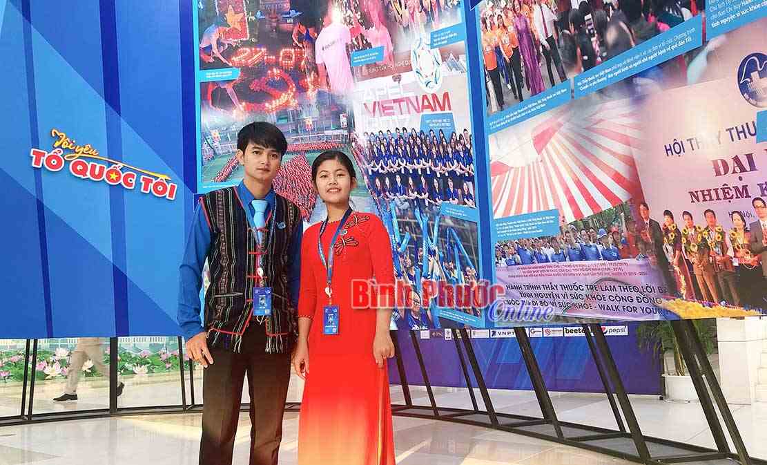 2 thanh ni&ecirc;n DTTS dự Đại hội đại biểu to&agrave;n quốc Hội LHTN Việt Nam