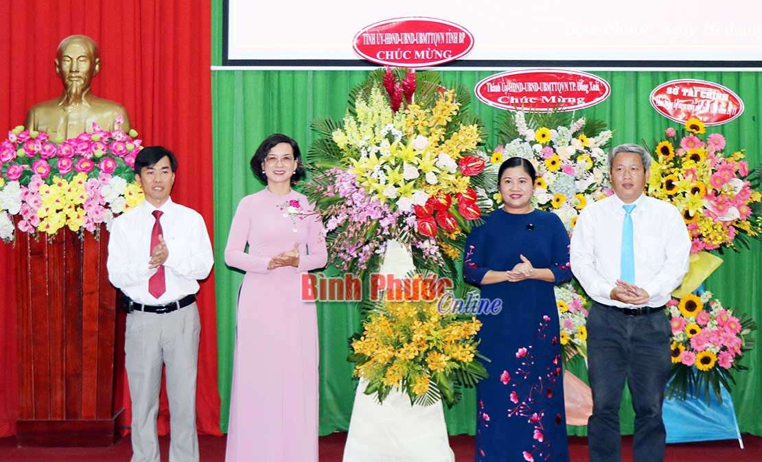 Trường Chính trị tỉnh họp mặt kỷ niệm Ngày nhà giáo Việt Nam