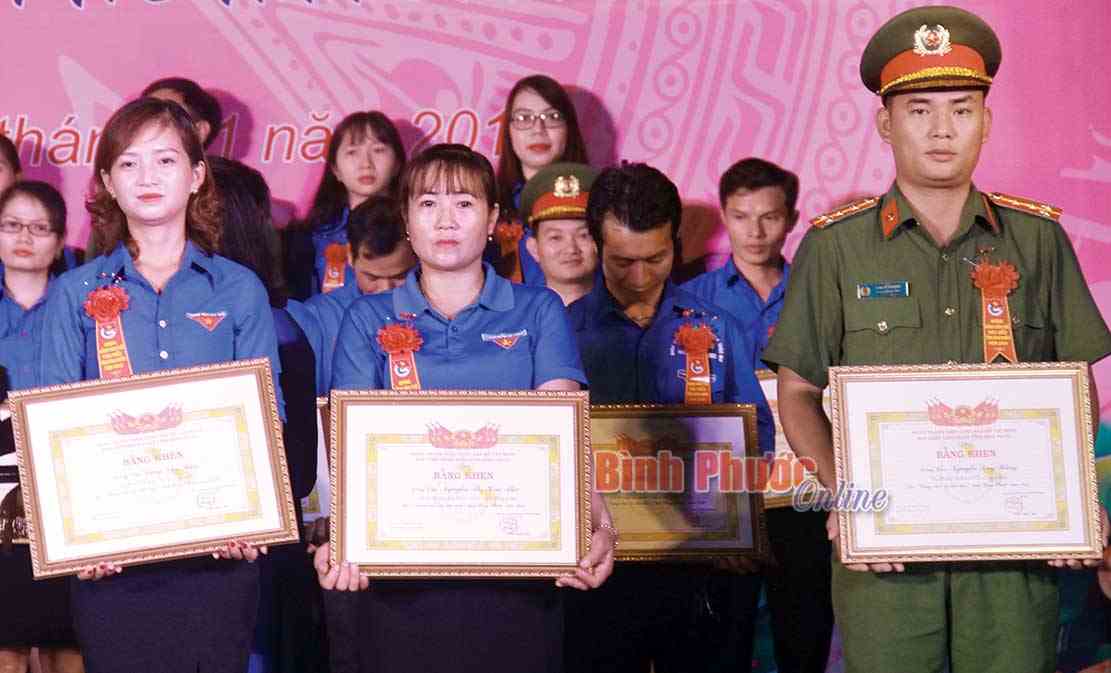 Thị Hảm - đảng vi&ecirc;n trẻ ti&ecirc;u biểu