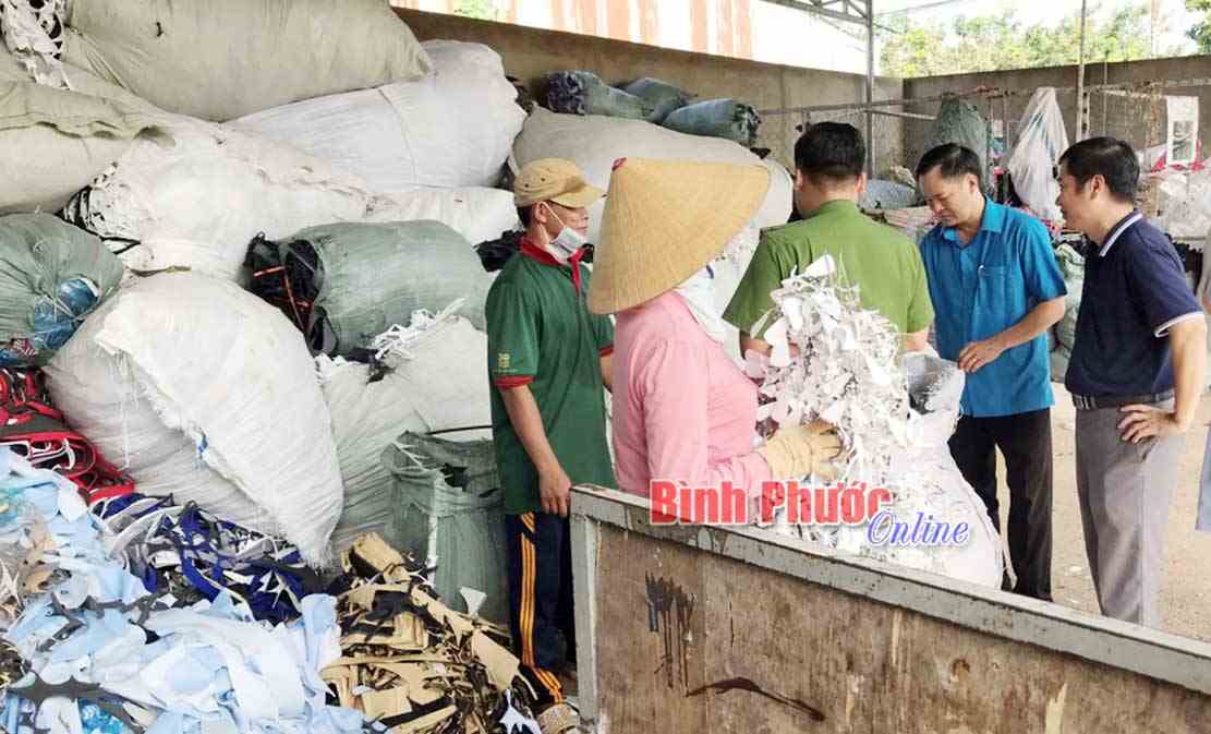 Giám sát chấp hành pháp luật về quản lý, xử lý chất thải công nghiệp