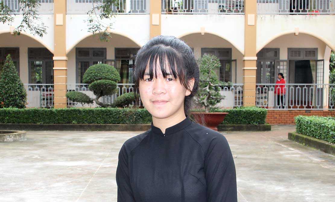 Mỗ Thị Minh Thương vượt kh&oacute; học tốt