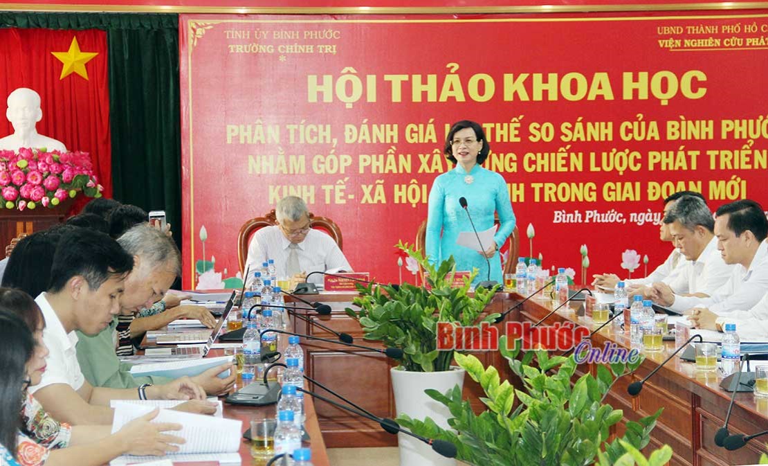 Hội thảo khoa học chiến lược ph&aacute;t triển kinh tế - x&atilde; hội giai đoạn mới