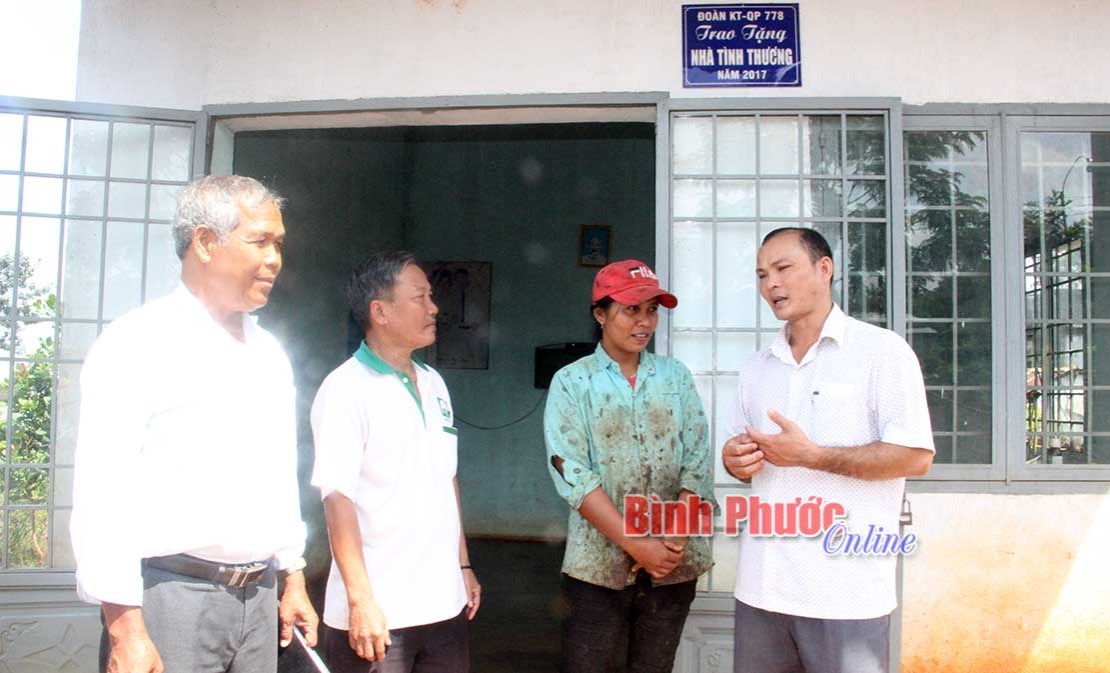 Bảo vệ biên giới gắn với nâng cao đời sống nhân dân