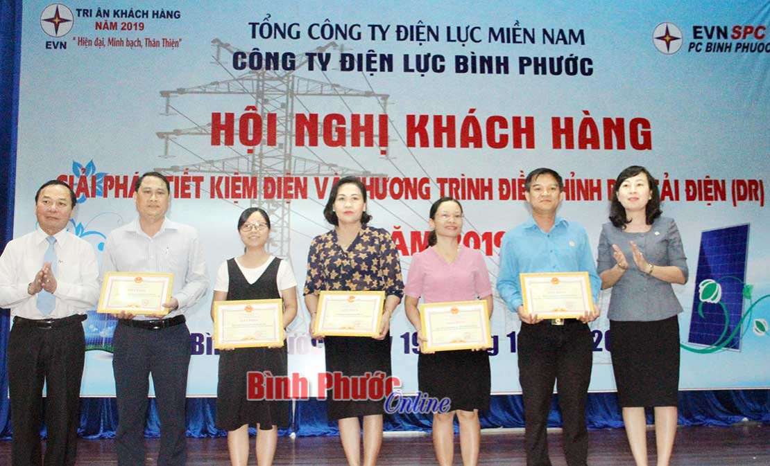 Toàn tỉnh có 98,78% hộ sử dụng điện lưới quốc gia