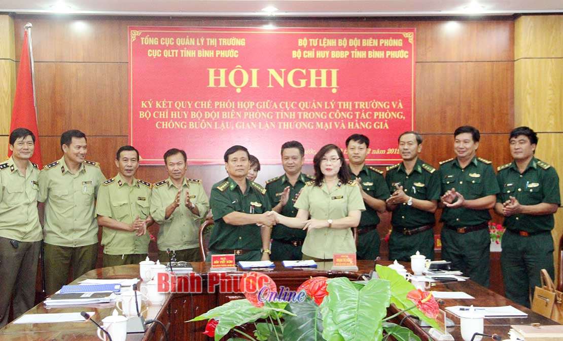 Quản lý thị trường và bộ đội biên phòng phối hợp phòng chống buôn lậu