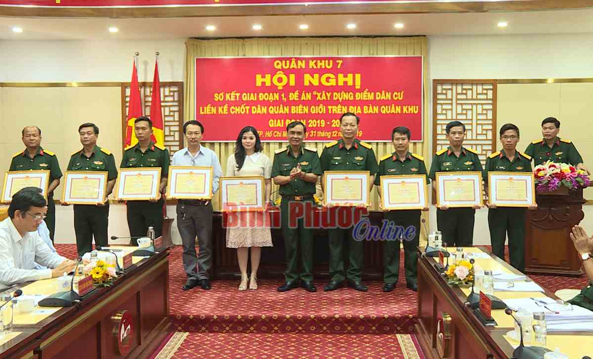 X&acirc;y dựng th&ecirc;m 27 điểm d&acirc;n cư liền kề chốt d&acirc;n qu&acirc;n bi&ecirc;n giới