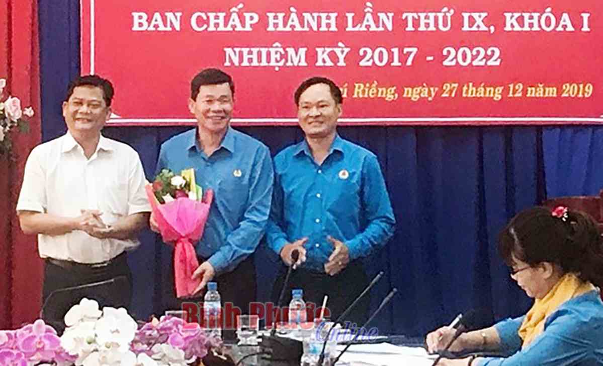 Ph&uacute; Riềng c&oacute; t&acirc;n Chủ tịch Li&ecirc;n đo&agrave;n lao động huyện