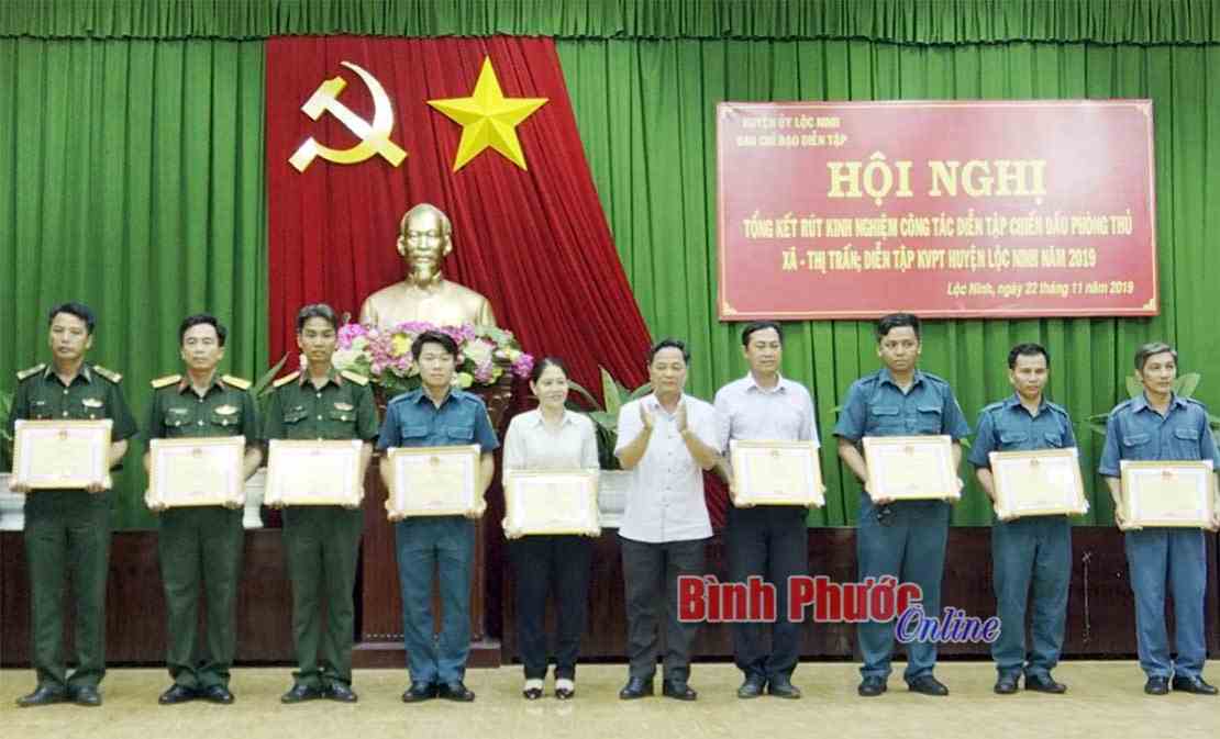 Lộc Ninh tổng kết c&ocirc;ng t&aacute;c diễn tập khu vực ph&ograve;ng thủ năm 2019