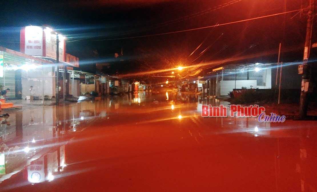 Mưa lớn gây ngập cục bộ ở Bù Đăng