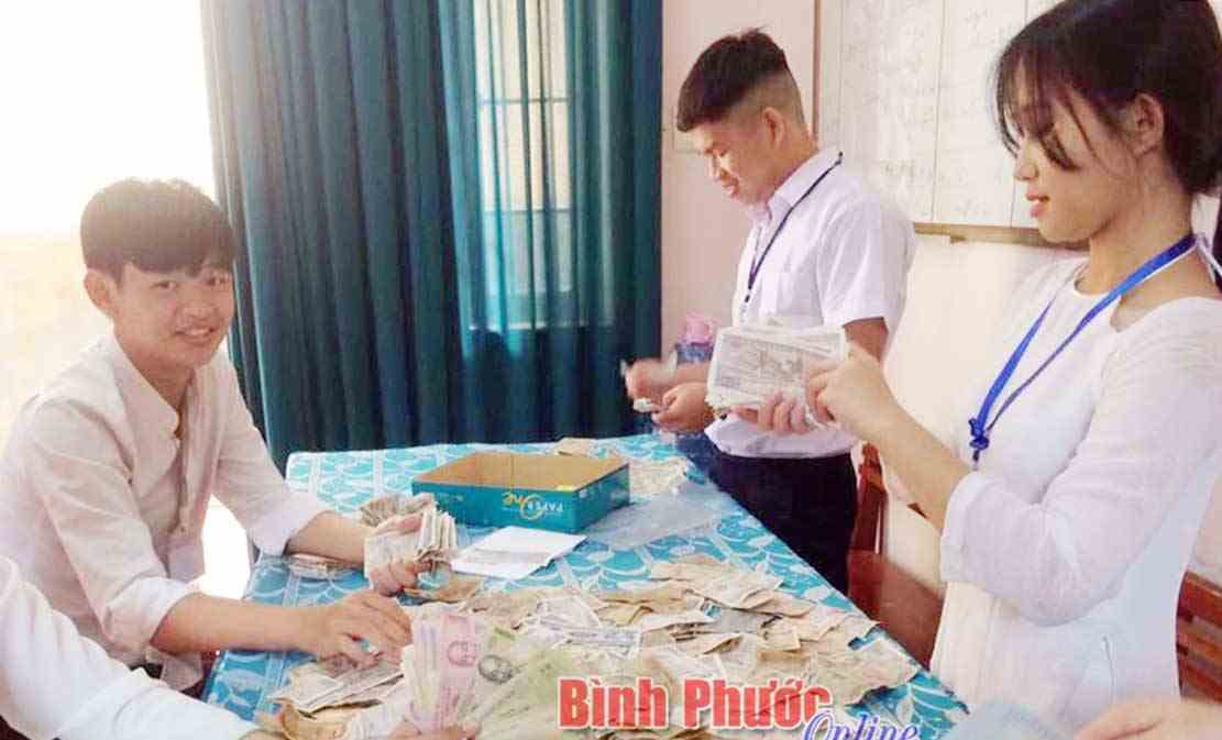 Noi gương B&aacute;c bằng những việc l&agrave;m thiết thực