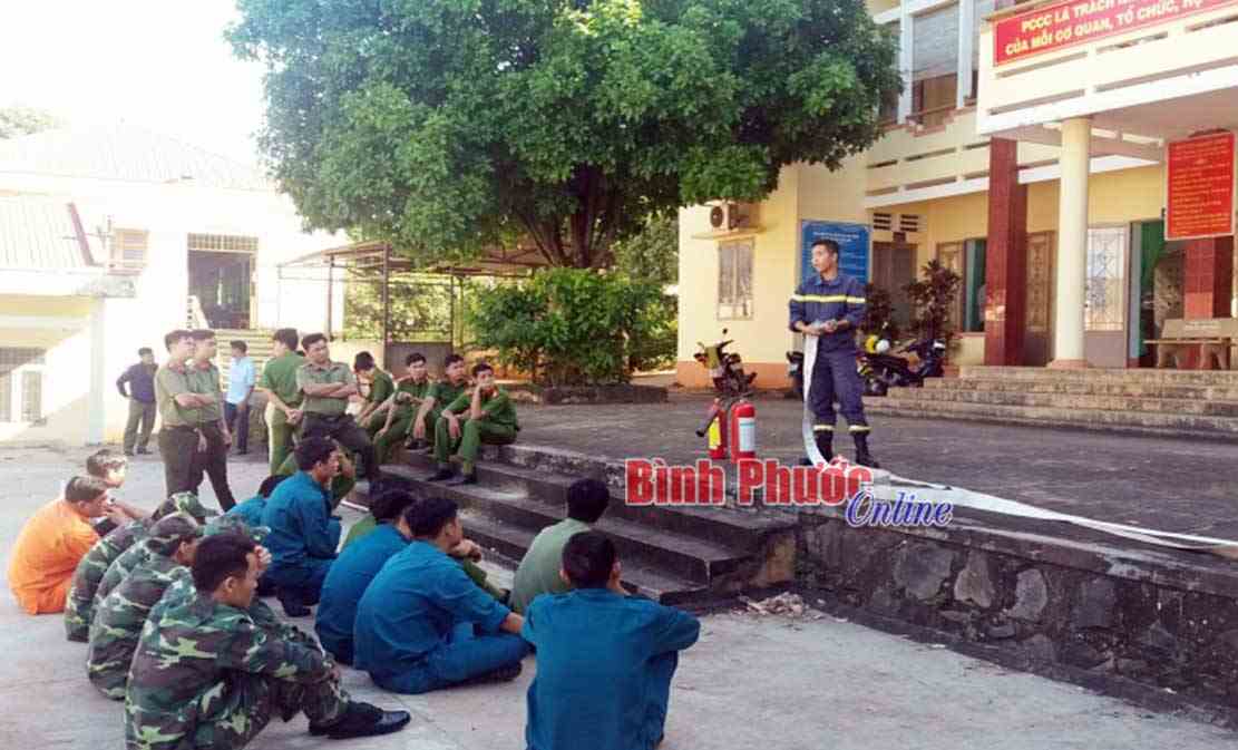 Bù Đốp diễn tập phòng cháy, chữa cháy