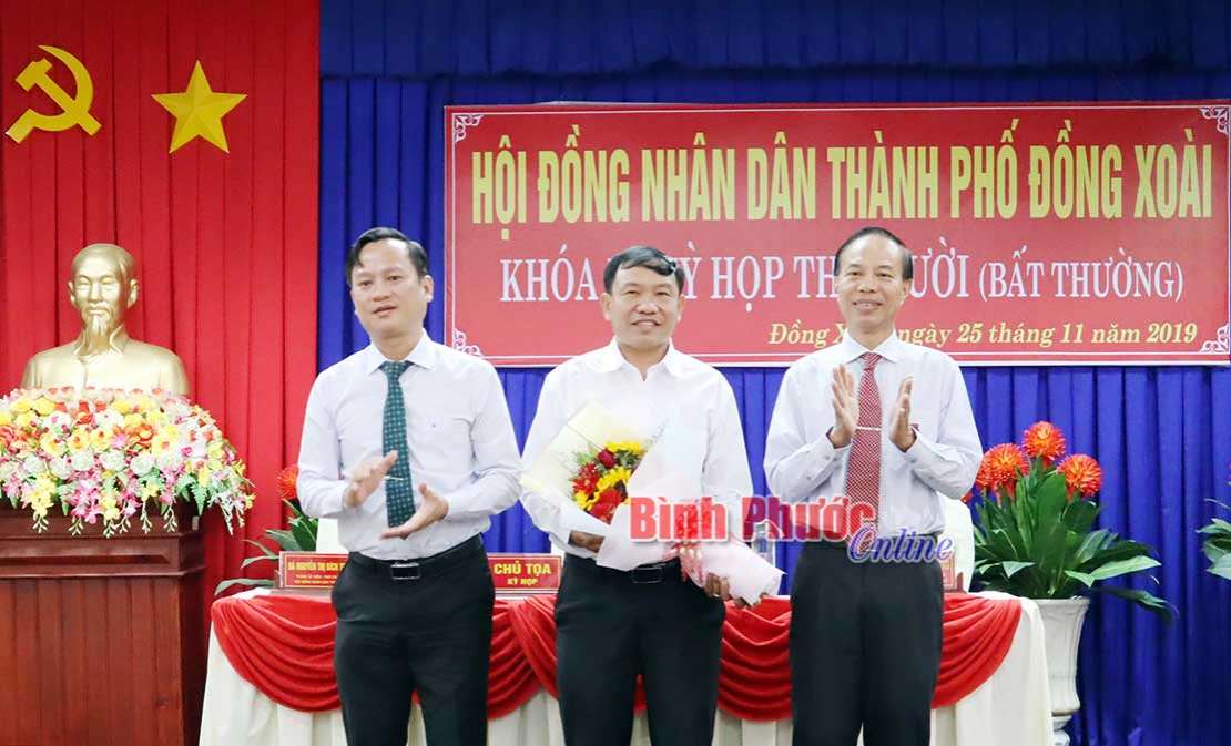 Ông Vũ Văn Mười được bầu giữ chức Phó chủ tịch UBND thành phố Đồng Xoài