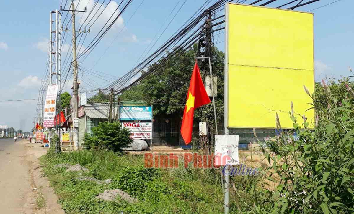 Ảnh phê bình: Pa-nô “nói” gì?