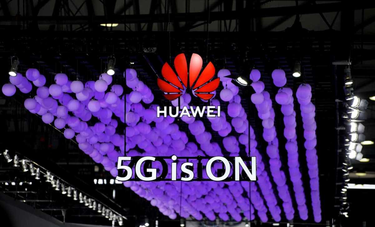 Báo Anh: Thủ tướng Johnson sẽ cho Huawei tham gia mạng 5G