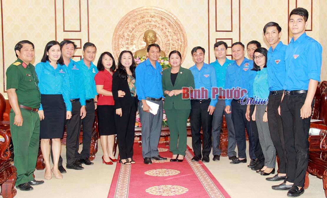 Lãnh đạo tỉnh gặp mặt đại biểu dự Đại hội Hội LHTN Việt Nam toàn quốc