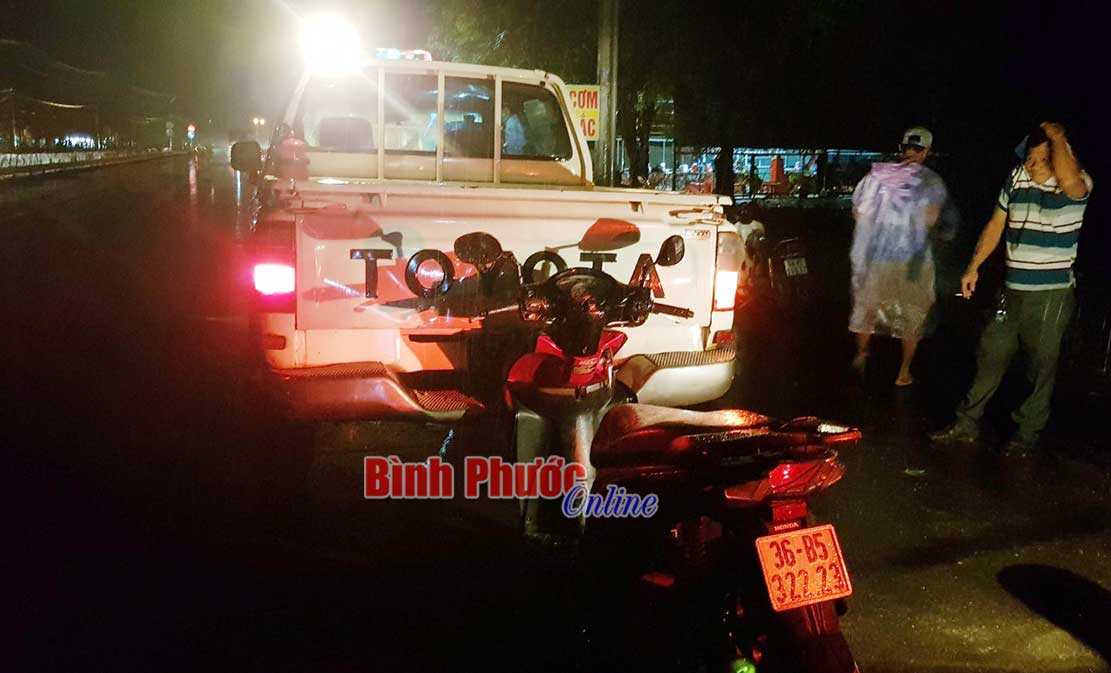 Chuyện hy hữu, tông vào đuôi xe CSGT đang làm nhiệm vụ khám nghiệm hiện trường TNGT