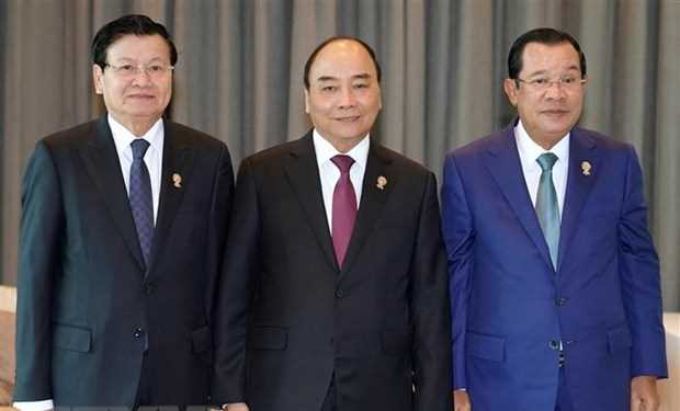 Thủ tướng Nguyễn Xuân Phúc tiếp xúc bên lề Hội nghị Cấp cao ASEAN 35