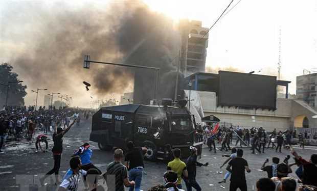 Nổ súng ở trung tâm Baghdad, các cuộc biểu tình mới lại diễn ra